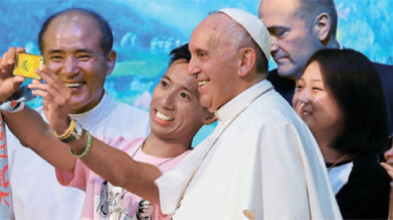 프란치스코 교황 "젊은이여, 결코 희망 뺏기지 말라"