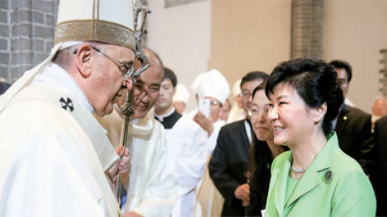 교황 "한국 국민 하나 되도록 기도"