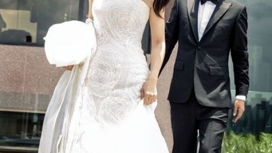 탕웨이 김태용 홍콩 결혼식, 순백의 드레스 자태 뽐내…신혼여행은 어디로?