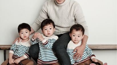 ‘슈퍼맨’ 송일국, 대한·민국·만세 화보 공개… “딸 쌍둥이 낳고 싶어”