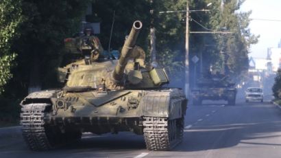 우크라이나 독립기념일, 정부군-반군 각자 기념식 진행…갈등 심화