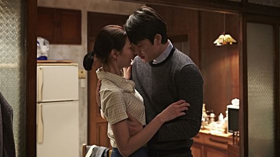 ‘마담 뺑덕’ 이솜, “19금 영화 출연, 가족과 상의했다” 수위 어느 정도기에…