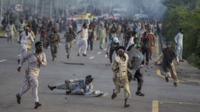[사진] 격화되는 파키스탄 반(反)정부 시위