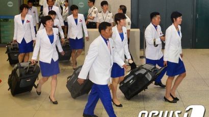 북한 아시안게임 선발대 94명 인천 도착