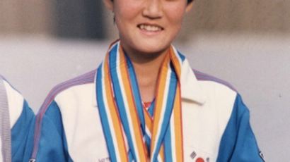 [지난 신문 보기-1986년 9월 26일 1면] 1986년 서울 아시안게임 '라면소녀'의 신화
