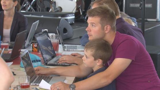 4세 아이도 컴퓨터 언어로 ‘코딩’하는 핀란드 
