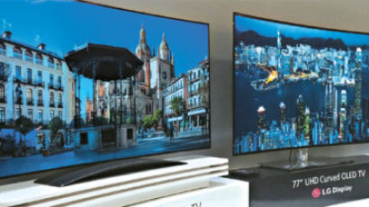 LG디스플레이, 크고 싸게 … 초고화질 OLED TV 시대 이끈다