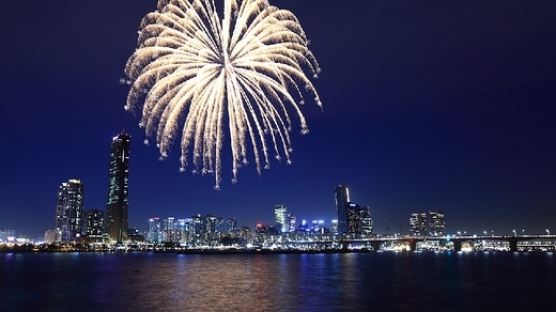 서울세계불꽃축제, 63빌딩 앞은 어마무시한 인파…최고 명당 자리가? ‘아하’