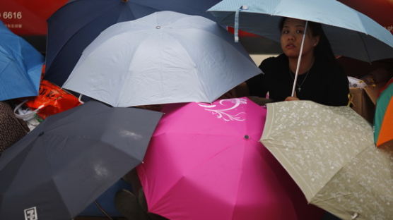 [사진] 홍콩 민주화 시위 사흘째 … ‘우산 혁명’