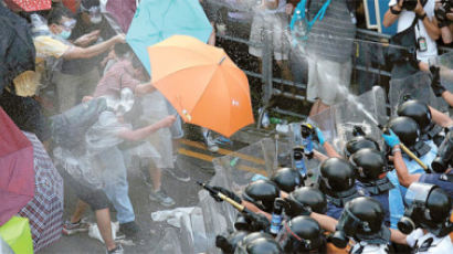 놔두면 체제 위기, 진압 땐 '제2 천안문'… 시진핑 홍콩 딜레마