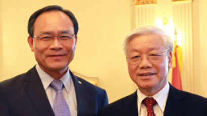 [사진] 성완종 회장, 베트남 최고지도자 만나