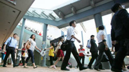 홍콩 초·중·고 일제히 수업 재개 정부·시위대 "이번 주 대화 시작"