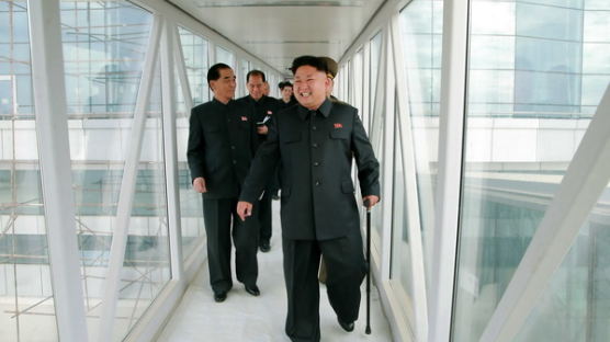 [사진] 北 김정은, 국제비행장 마감공사 중단·재설계 지시