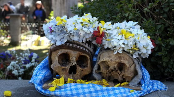 [사진] 죽은 자의 유골 간직하는 볼리비아 사람들