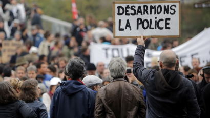 [사진] ‘경찰 폭력 진압, 지나쳐’ 프랑스 낭트 시위