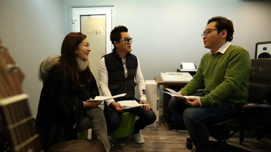 ‘국민가수’ 김건모, ‘님과 함께’ 지상렬-박준금 재혼송 코러스로 참여