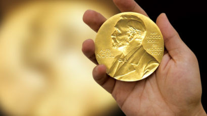 노벨상 메달 경매 출품, 낙찰 예상가 최고 39억…수익금은 어디로?