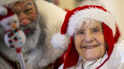 [사진] ‘산타를 빌려드립니다’ 성탄절 준비하는 산타들