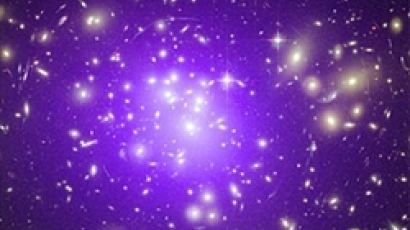 '암흑물질' 신호 발견…"우주 형성 규명될 것" 발견 경로가 '의외'