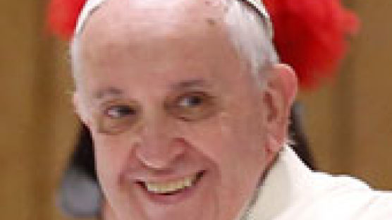 오바마 "교황 도움 컸다" … 78세 생일날 깜짝 선물