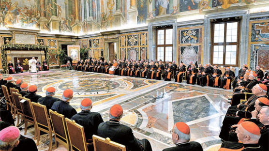 프란치스코 "교황청은 영적 치매, 정신분열증 걸려"