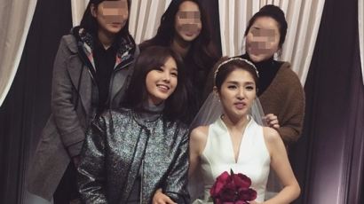 김경란 '나눔 결혼식' 올려…박은지·김경란 나란히 앉아 "결혼 축하"
