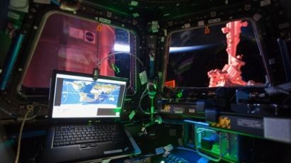 NASA 우주정거장 내부 공개, 슈퍼컴퓨터에 로봇 팔 조종기까지 '엄청나'