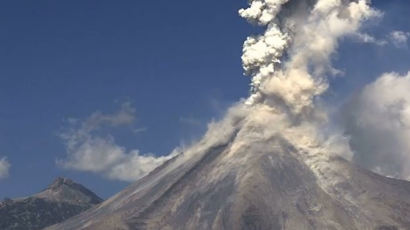 멕시코 화산서 솟구치는 거대 화산재 포착