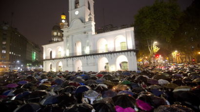 [사진] 아르헨티나 검사의 죽음을 둘러싼 의혹에 진실 요구하는 시위대