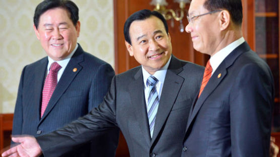 [사진] 총리와 부총리로 만난 세 사람 