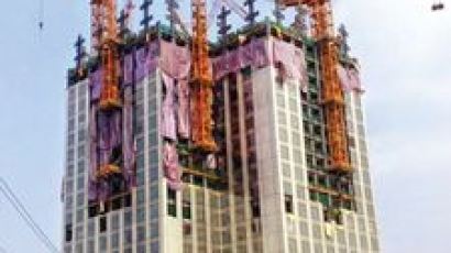 중국이라 가능한 일…57층건물 19일 만에 완공