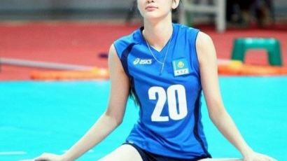 [포토이슈] 화제의 카자흐스탄 女배구선수…너무 예뻐서 ‘고민?’ 
