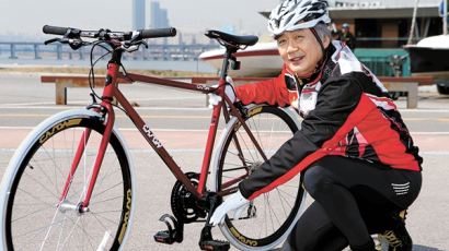 계단 오르듯 위 아래로 밟는 페달 … 신개념 자전거 '까롱'