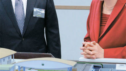 [사진] 박 대통령 "창원은 동남권 제조업 3.0 기지"