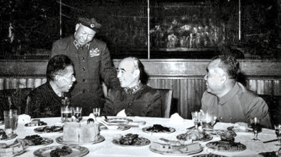[사진과 함께하는 김명호의 중국 근현대] "린뱌오가 국가주석 노린다"고 판단한 마오쩌둥