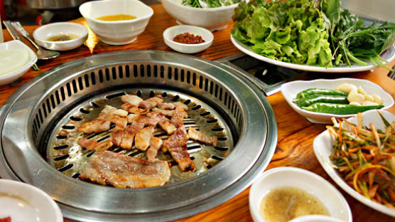 [오늘 점심 뭐 먹지?] 경기집 - 진하고 쫄깃한 강북 최고 돼지고기 집