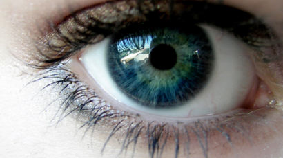 눈으로 보는 건강신호 12가지…'처진 눈꺼풀'도 문제될 수 있다?