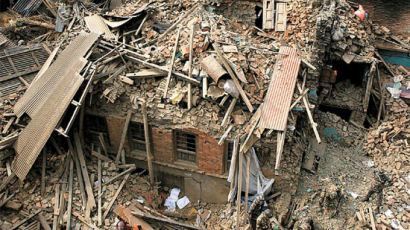 [사진] 네팔 81년 만에 최악 강진 … 사망 2300명 넘어 