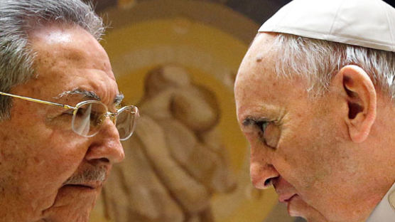 교황 만난 라울 카스트로 “다시 가톨릭 신자가 될 수도” 