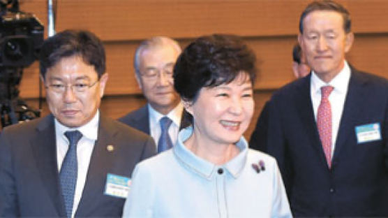 “박 대통령 해외순방 효과, 1150억 달러 신시장 개척”