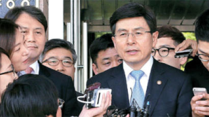 야당 “김기춘의 아바타” 여당 “부패 척결 적임자”