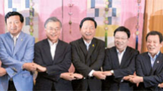 [사진] 김상곤 혁신위원장, 새정치련 시·도지사와 오찬