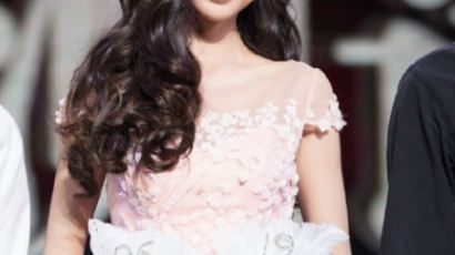 안젤라 베이비, 결혼 후 첫 공식 석상 ‘최강 미모’