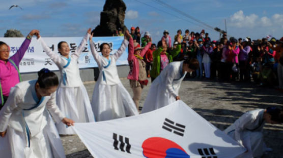 ‘독도는 한국 땅’ 춤사위로 하늘에 고하다