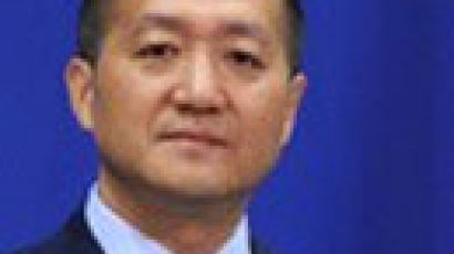 중국 외교부 새 대변인 … ‘정곡 찌르는 논평’ 루캉