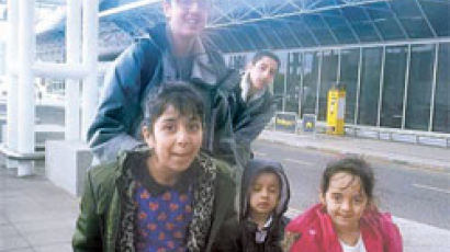 영국 세 자매, 자녀 9명과 시리아행