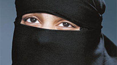 사우디 여성 니캅이 메르스 감염 줄였다