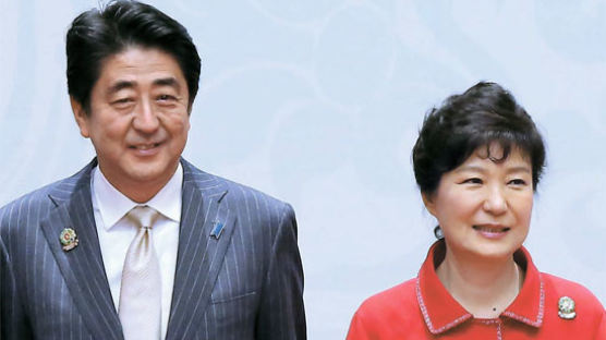 '기념식 교차 참석' 한국이 제안 … 일본 '윤병세 과자' 환대