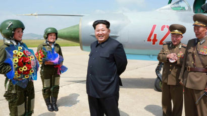 북한 최초 초음속전투기 여성비행사