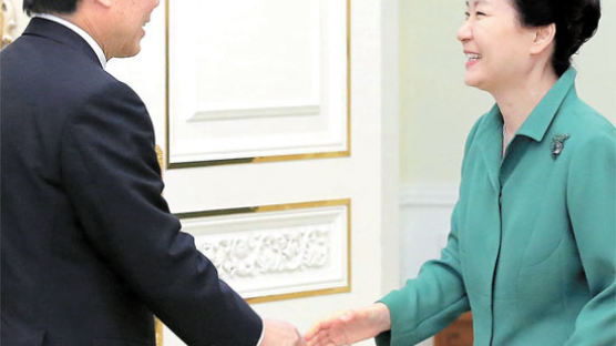 박 대통령·아베 만난다면 … 외교가선 ‘10월 제주’ 꼽는다